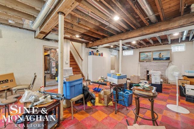 979 Lakepointe Street, Grosse Pointe Park, MI 48230