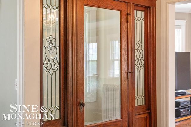 979 Lakepointe Street, Grosse Pointe Park, MI 48230