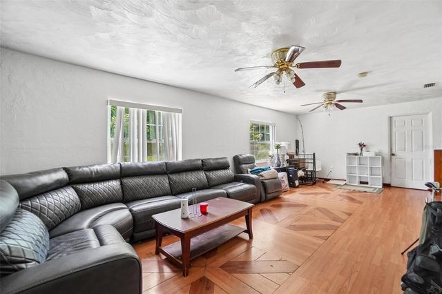 3211 30TH STREET N, St Petersburg, FL 33713