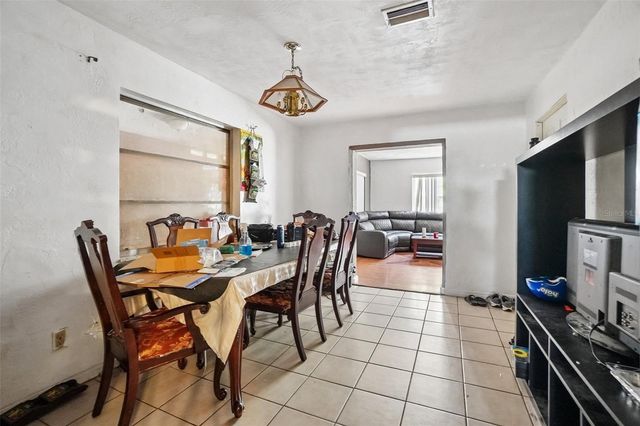 3211 30TH STREET N, St Petersburg, FL 33713