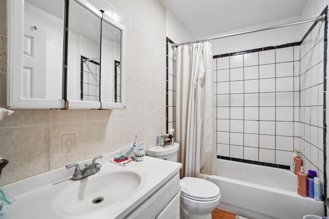 3211 30TH STREET N, St Petersburg, FL 33713