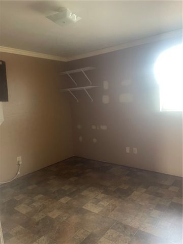 215 W 4th St, Alice, TX 78332