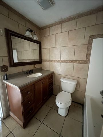 215 W 4th St, Alice, TX 78332
