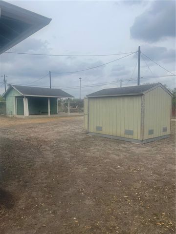 215 W 4th St, Alice, TX 78332