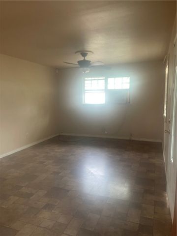 215 W 4th St, Alice, TX 78332