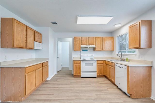 618 Lavaca LOOP, Elgin, TX 78621