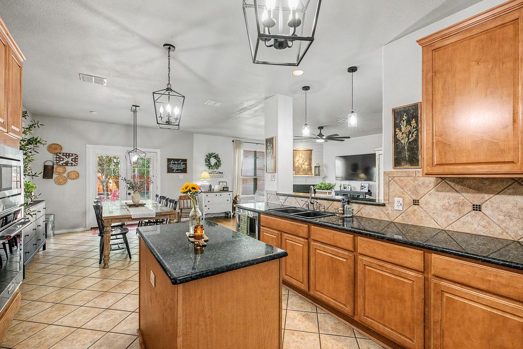 721 Saddle Ridge Trail, Weatherford, TX 76087 — photo 5