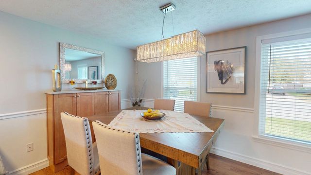 31 Aaron Drive, Manchester, NH 03109