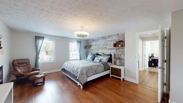 31 Aaron Drive, Manchester, NH 03109
