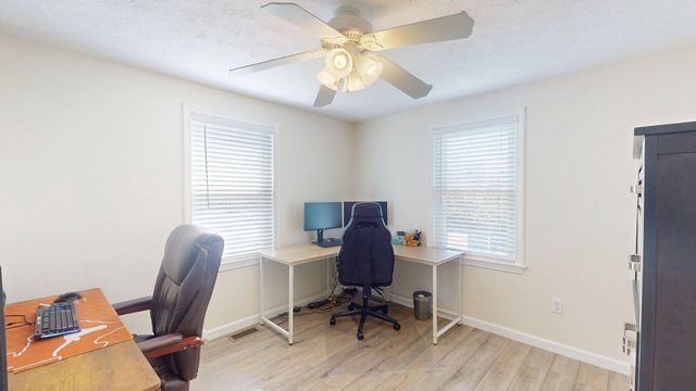 31 Aaron Drive, Manchester, NH 03109