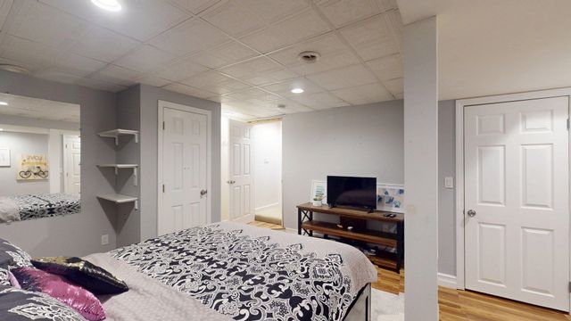 31 Aaron Drive, Manchester, NH 03109