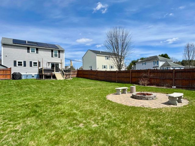 31 Aaron Drive, Manchester, NH 03109