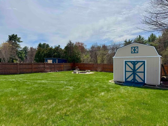 31 Aaron Drive, Manchester, NH 03109