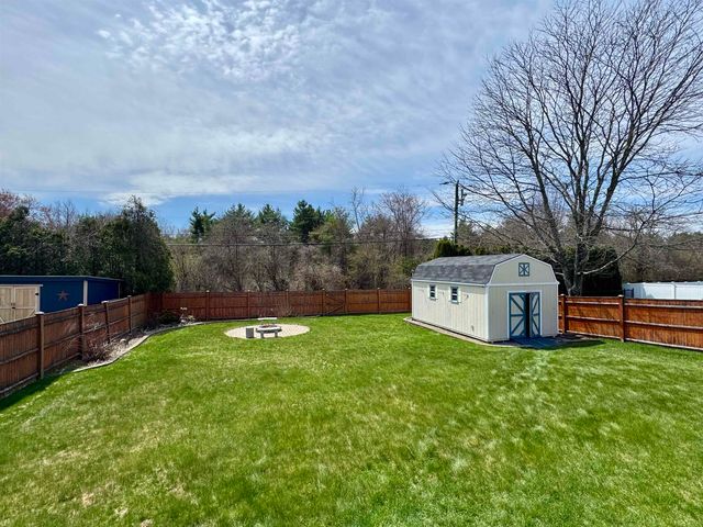 31 Aaron Drive, Manchester, NH 03109