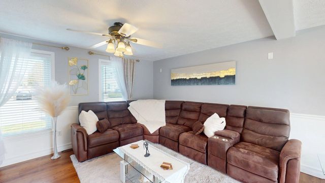 31 Aaron Drive, Manchester, NH 03109