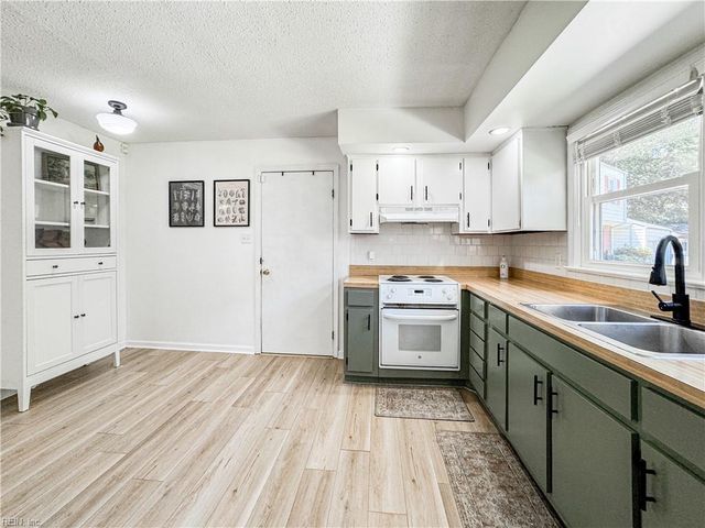 504 Old Forge CIR, Virginia Beach, VA 23452