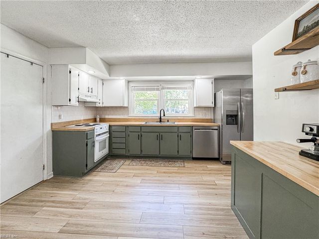 504 Old Forge CIR, Virginia Beach, VA 23452