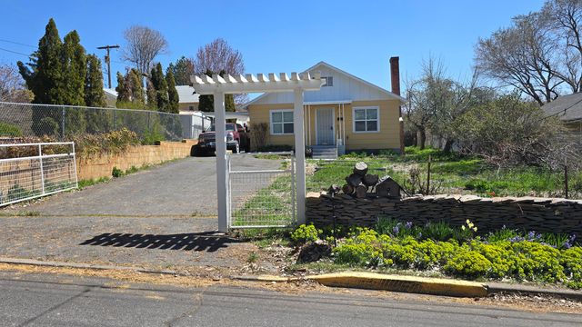 133 Hillside Avenue, Klamath Falls, OR 97601
