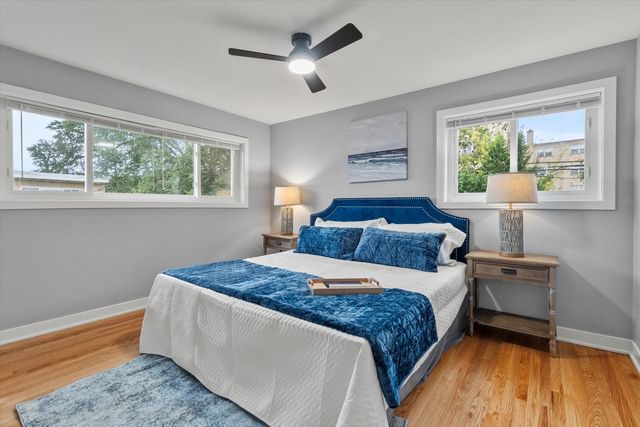 7249 N CAMPBELL Avenue B, Chicago, IL 60645