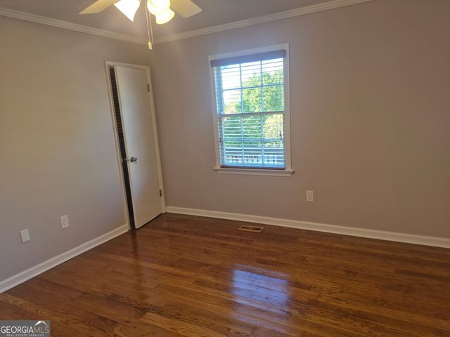 3911 Oak Harbour Drive, Gainesville, GA 30506