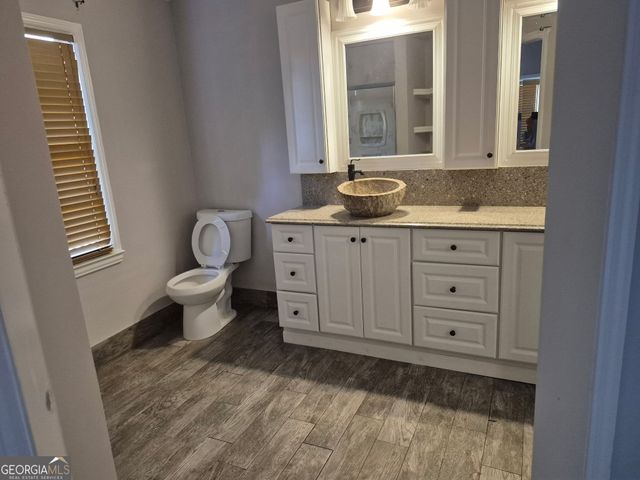 3911 Oak Harbour Drive, Gainesville, GA 30506