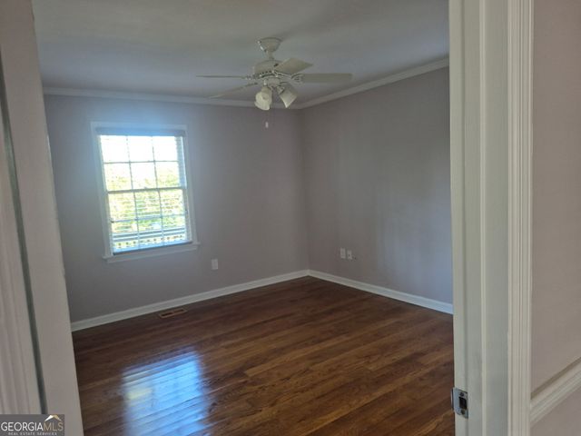 3911 Oak Harbour Drive, Gainesville, GA 30506