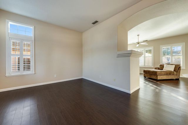 8478 Alameda Park Dr, Elk Grove, CA 95624