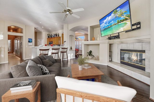 8478 Alameda Park Dr, Elk Grove, CA 95624