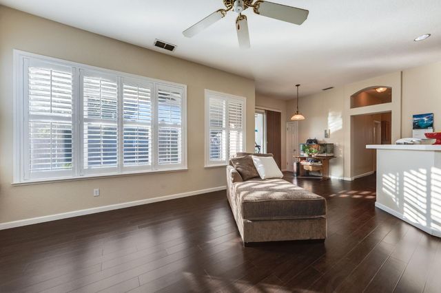 8478 Alameda Park Dr, Elk Grove, CA 95624