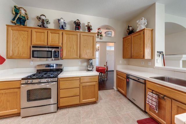 8478 Alameda Park Dr, Elk Grove, CA 95624