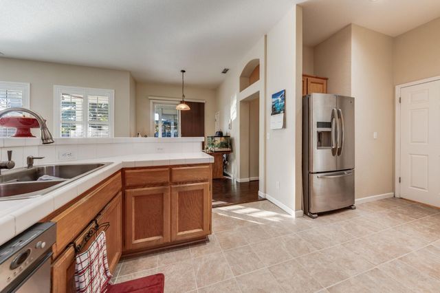 8478 Alameda Park Dr, Elk Grove, CA 95624