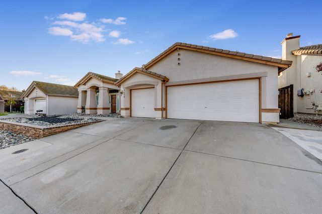 8478 Alameda Park Dr, Elk Grove, CA 95624