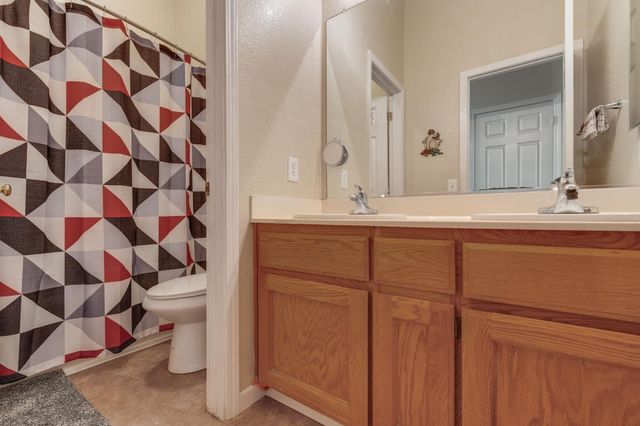 8478 Alameda Park Dr, Elk Grove, CA 95624