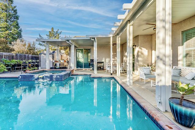 8478 Alameda Park Dr, Elk Grove, CA 95624