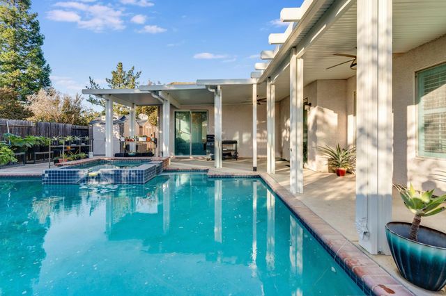 8478 Alameda Park Dr, Elk Grove, CA 95624