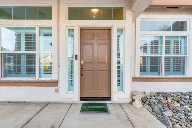 8478 Alameda Park Dr, Elk Grove, CA 95624