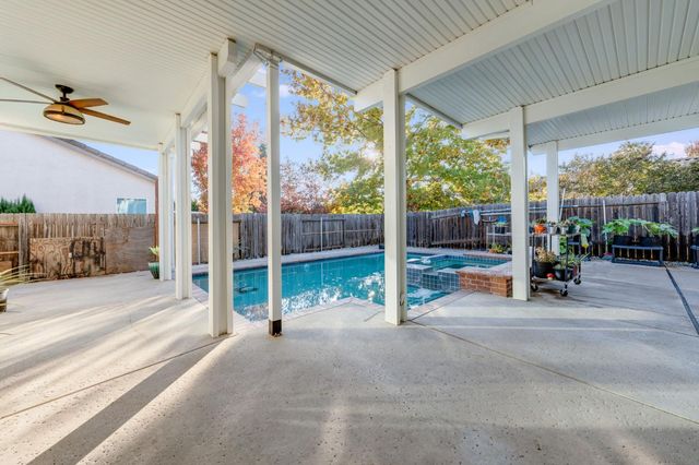 8478 Alameda Park Dr, Elk Grove, CA 95624