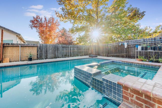 8478 Alameda Park Dr, Elk Grove, CA 95624