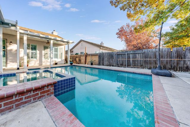 8478 Alameda Park Dr, Elk Grove, CA 95624