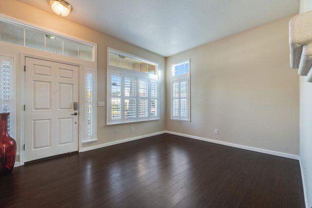 8478 Alameda Park Dr, Elk Grove, CA 95624