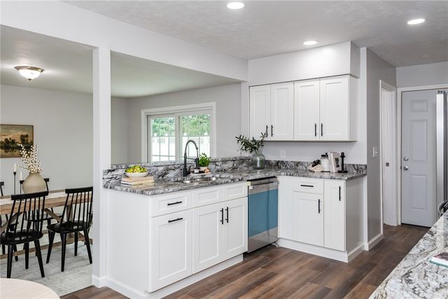 1013 W Lake Avenue, New Carlisle, OH 45344