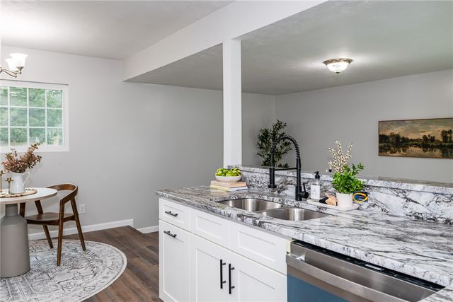 1013 W Lake Avenue, New Carlisle, OH 45344