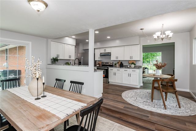 1013 W Lake Avenue, New Carlisle, OH 45344