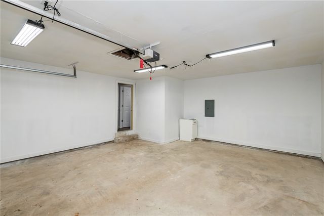 1013 W Lake Avenue, New Carlisle, OH 45344