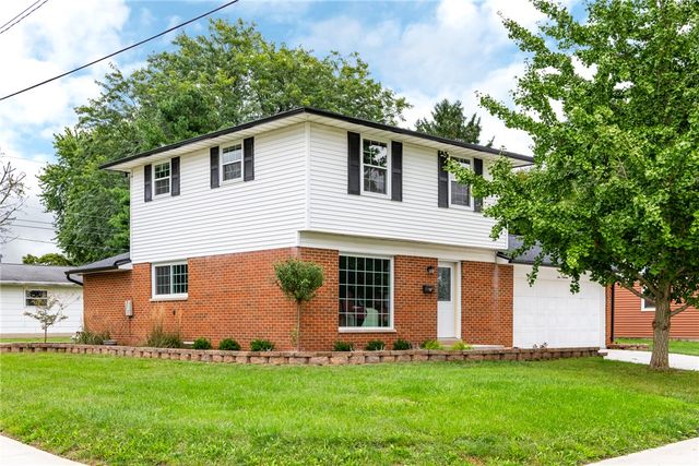 1013 W Lake Avenue, New Carlisle, OH 45344