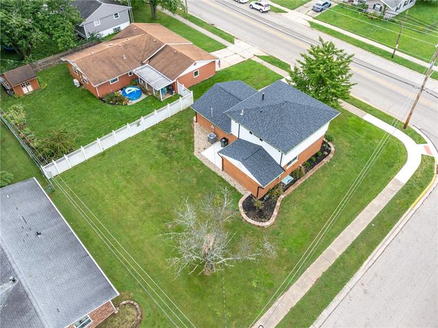 1013 W Lake Avenue, New Carlisle, OH 45344