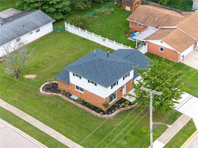 1013 W Lake Avenue, New Carlisle, OH 45344
