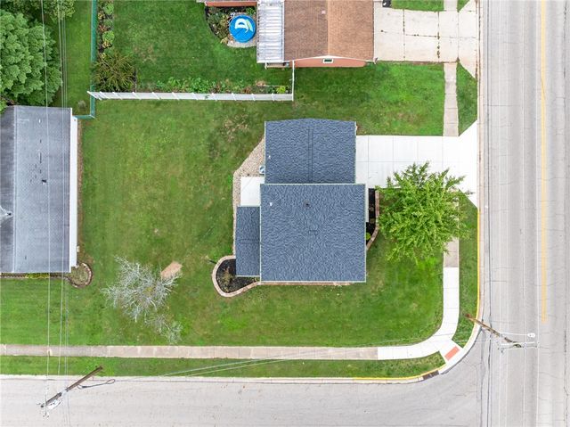 1013 W Lake Avenue, New Carlisle, OH 45344