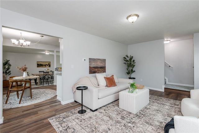 1013 W Lake Avenue, New Carlisle, OH 45344