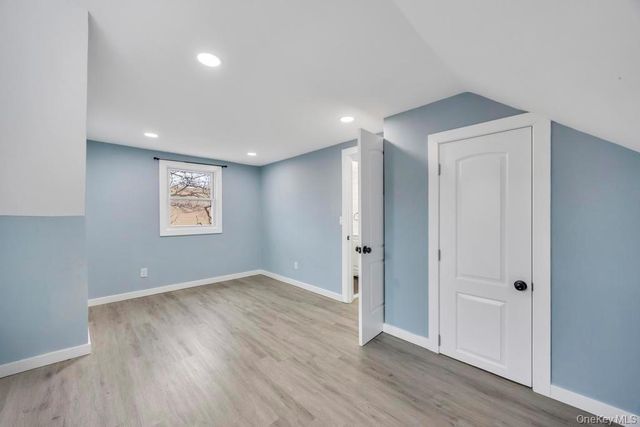 847 N Clinton Avenue, Lindenhurst, NY 11757